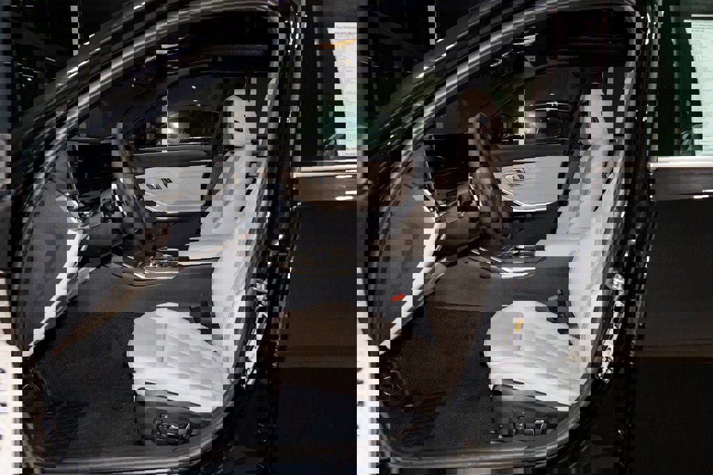 Used 2026 BMW 330i xDrive Sedan w/ Premium Package image 18