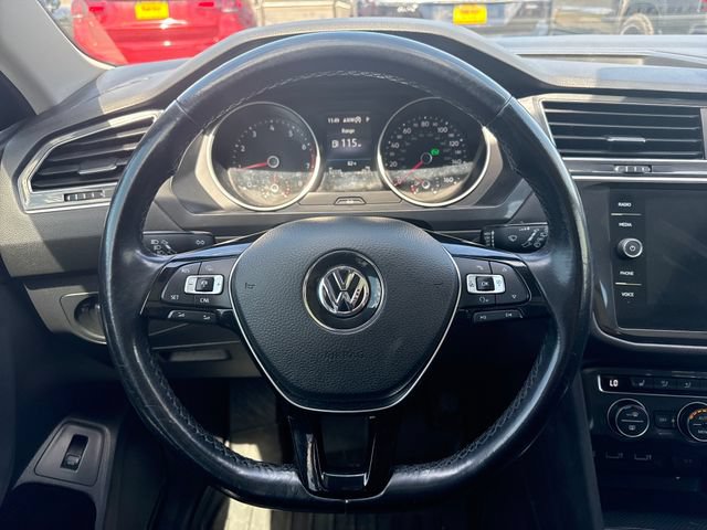 Used 2018 Volkswagen Tiguan SEL AWD/4WD image 18