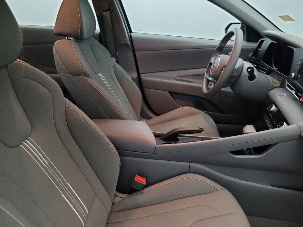 Used 2023 Hyundai Elantra SEL FWD image 21