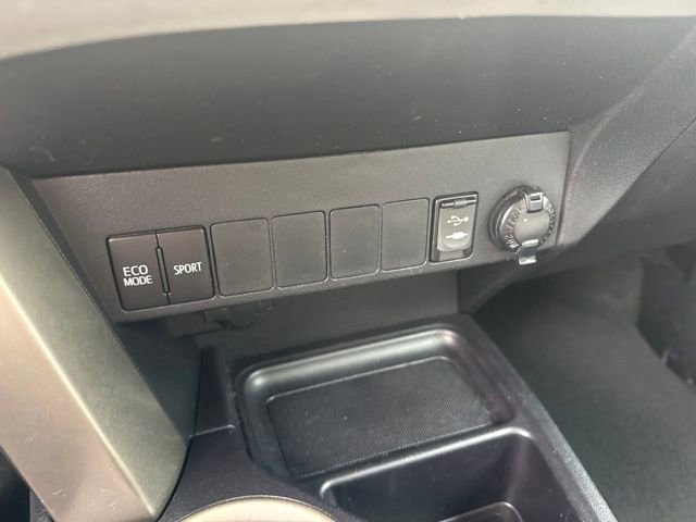 Used 2015 Toyota RAV4 LE FWD image 29