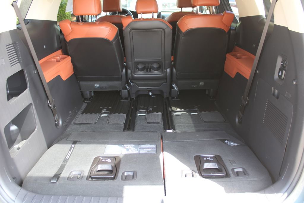 Used 2024 Kia Carnival SX FWD image 13