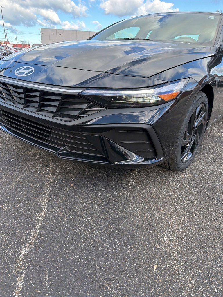 New 2026 Hyundai Elantra Sport image 9