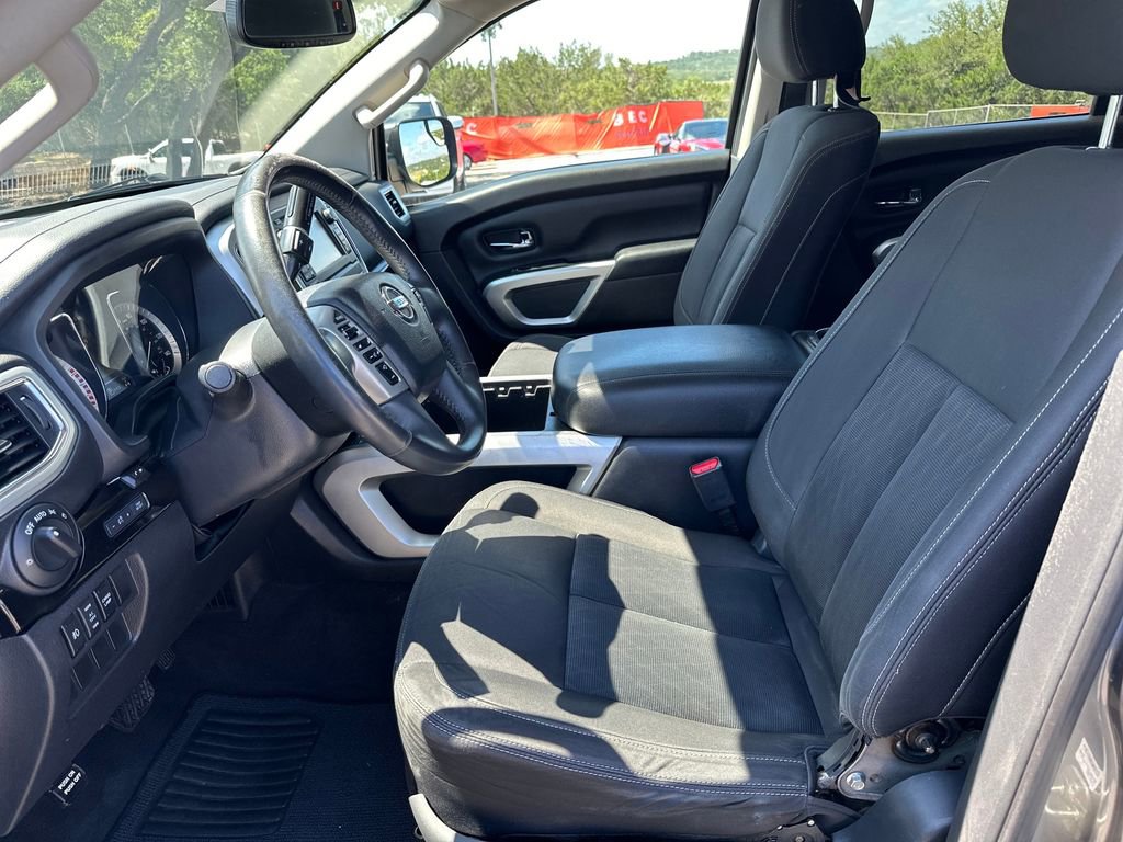 Used 2017 Nissan Titan SV AWD/4WD image 20