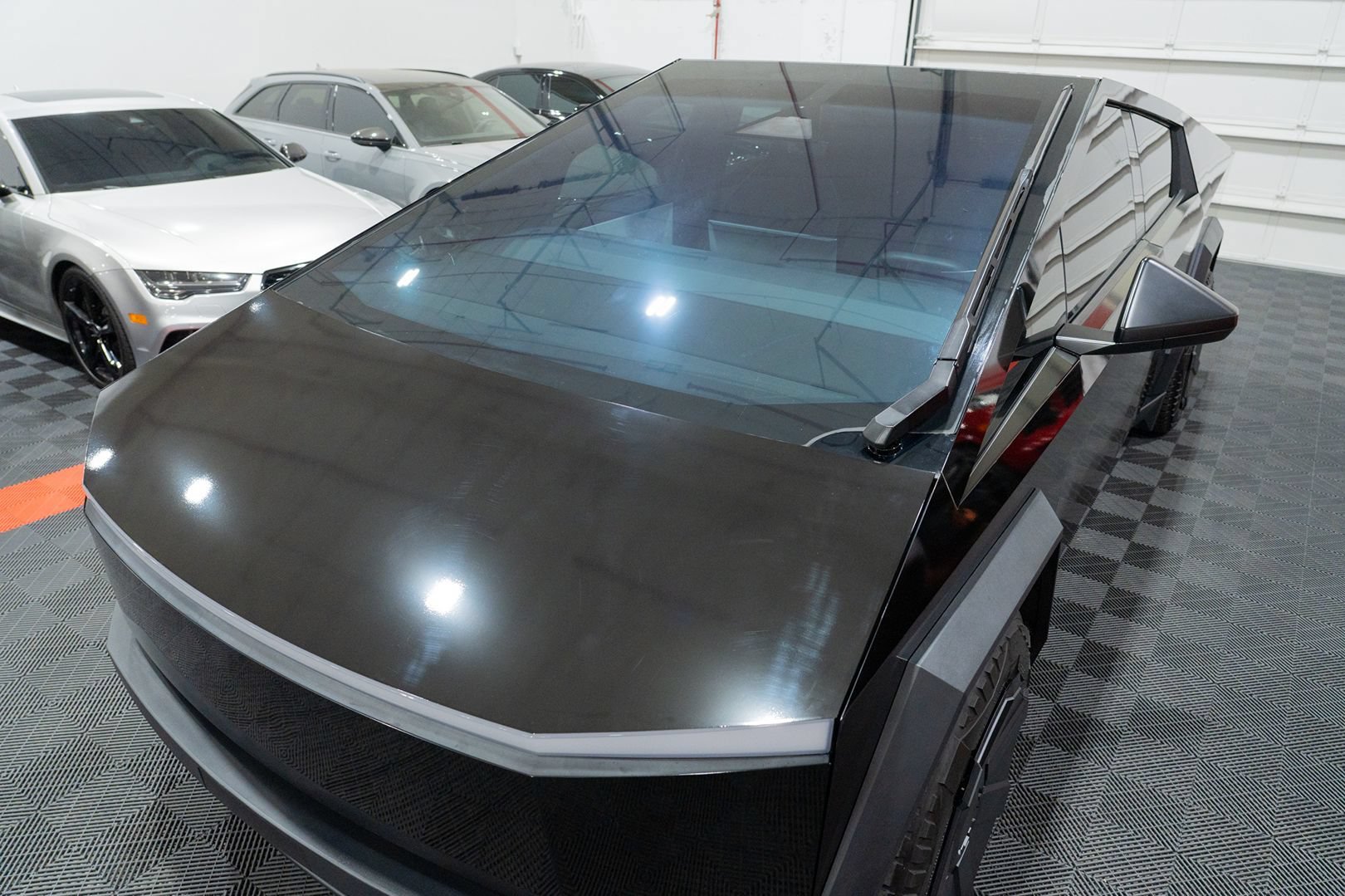 Used 2024 Tesla Cybertruck AWD Crew Cab image 14