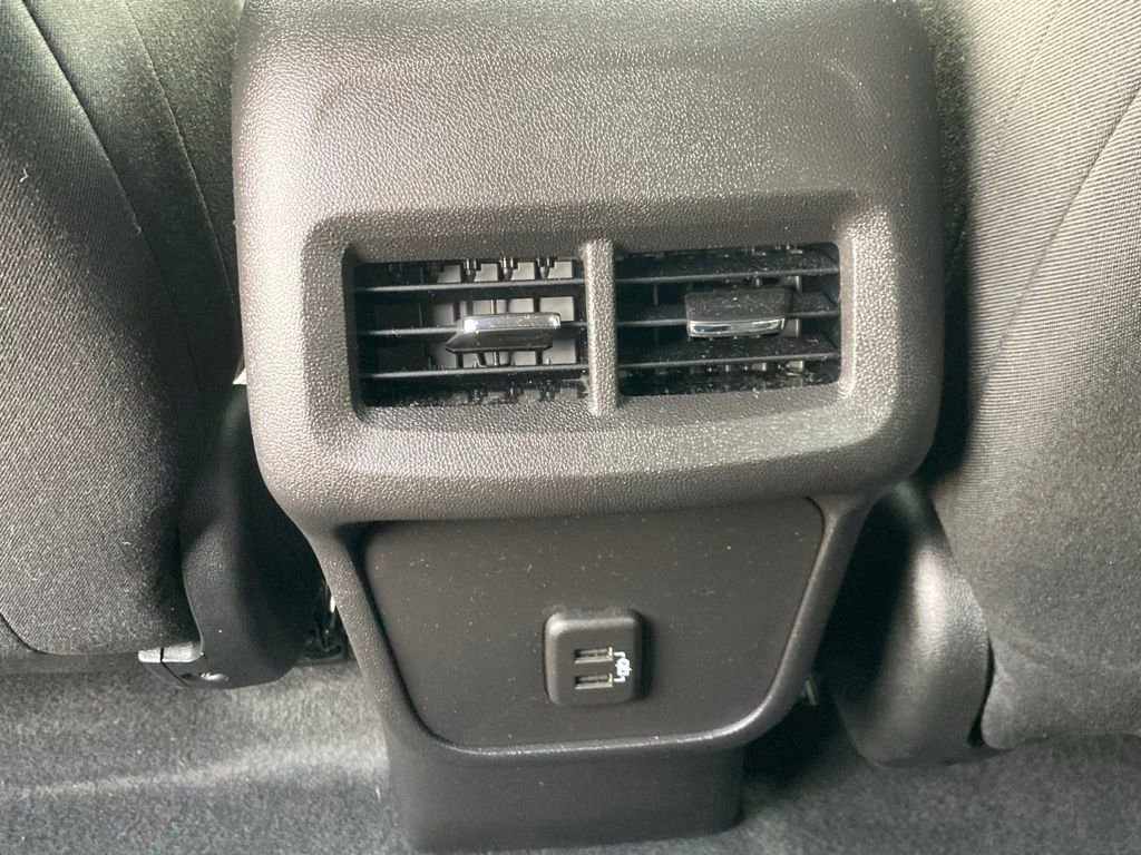 Used 2024 Chevrolet Equinox LT AWD/4WD image 16