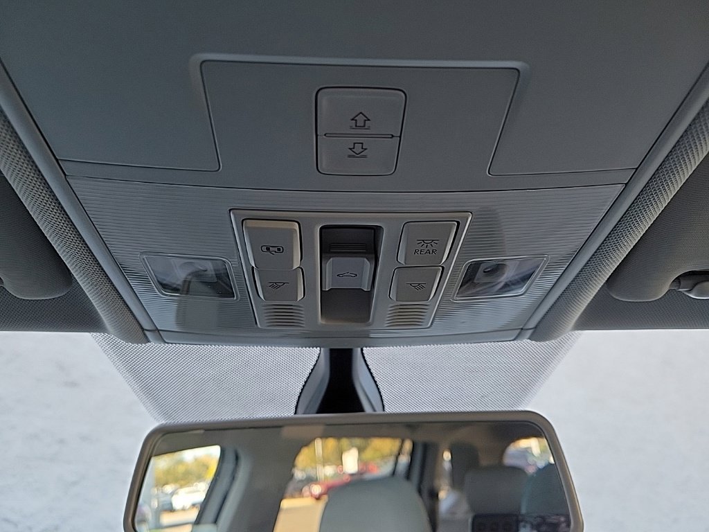 Used 2018 Volkswagen Tiguan SE w/ Panoramic Sunroof Package AWD/4WD image 28
