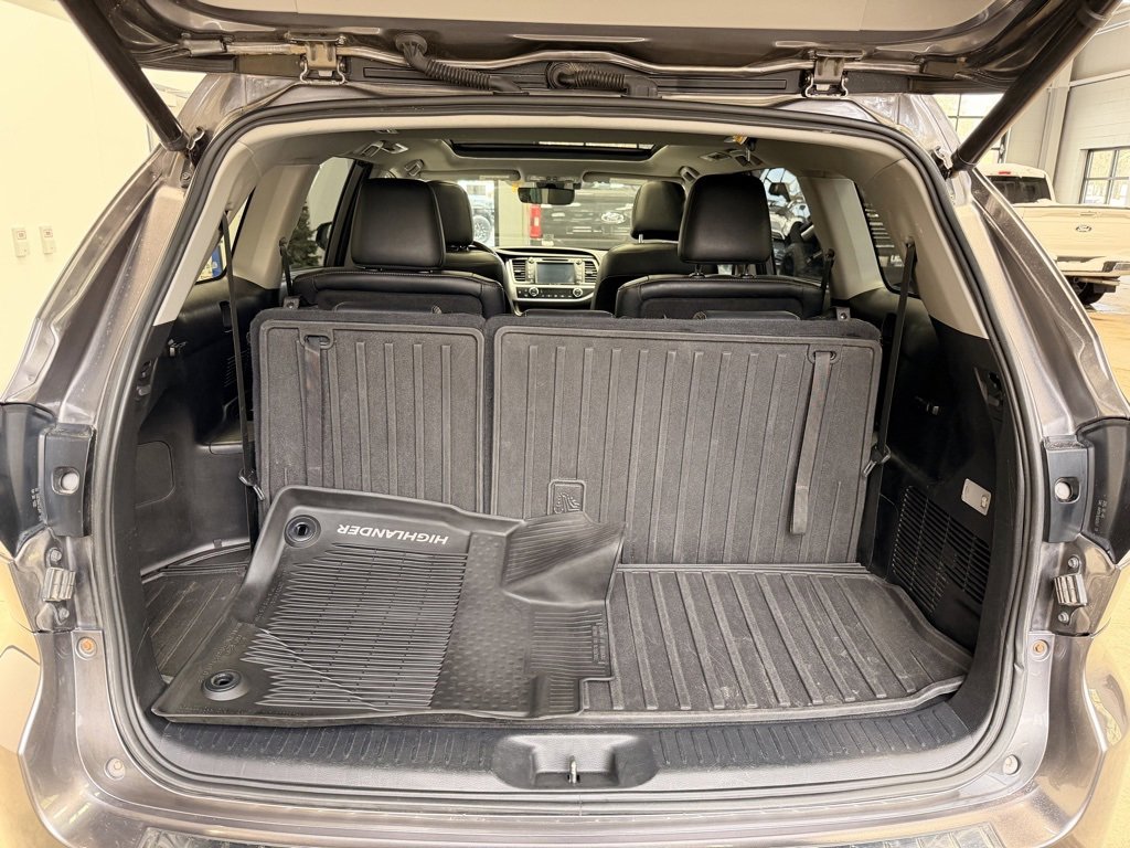 Used 2018 Toyota Highlander Limited Platinum image 8