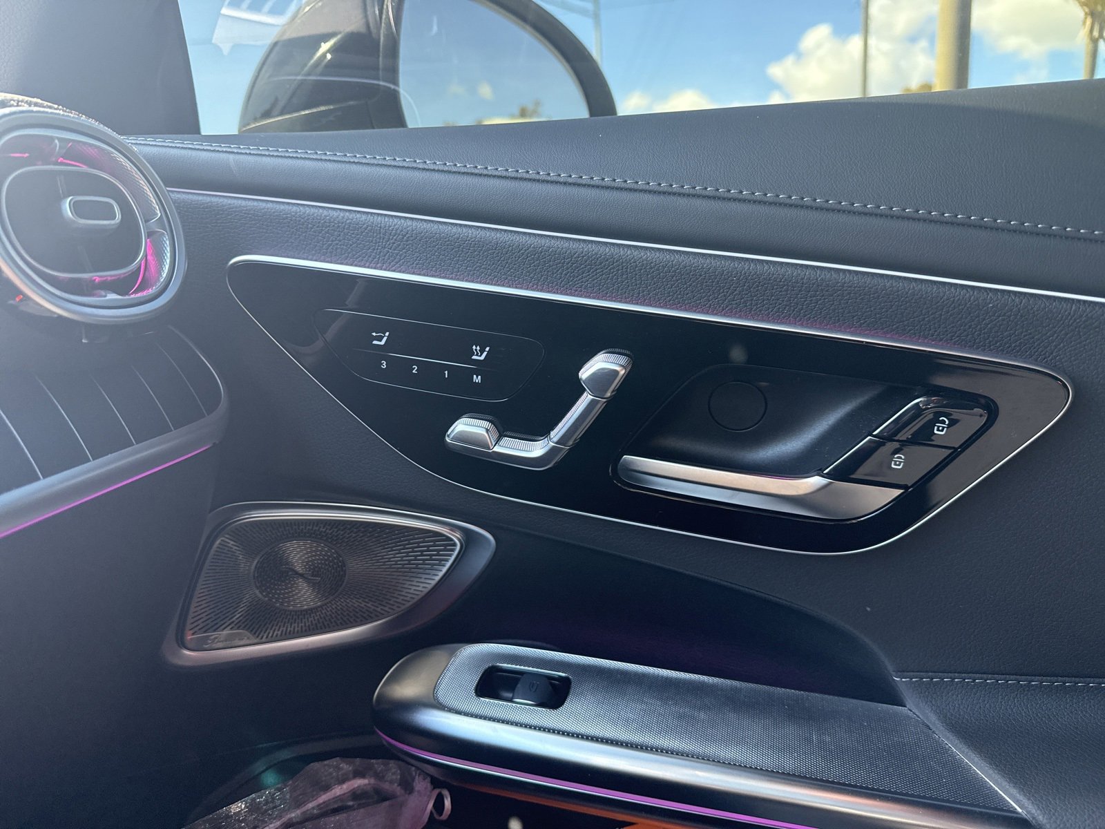 Used 2024 Mercedes-Benz CLE 300 4MATIC Cabriolet image 11