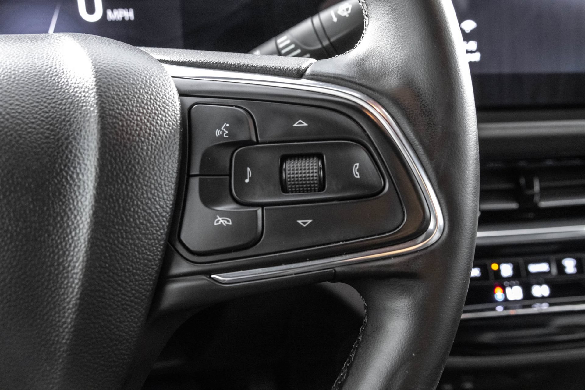 Used 2025 Buick Envista Avenir FWD image 27