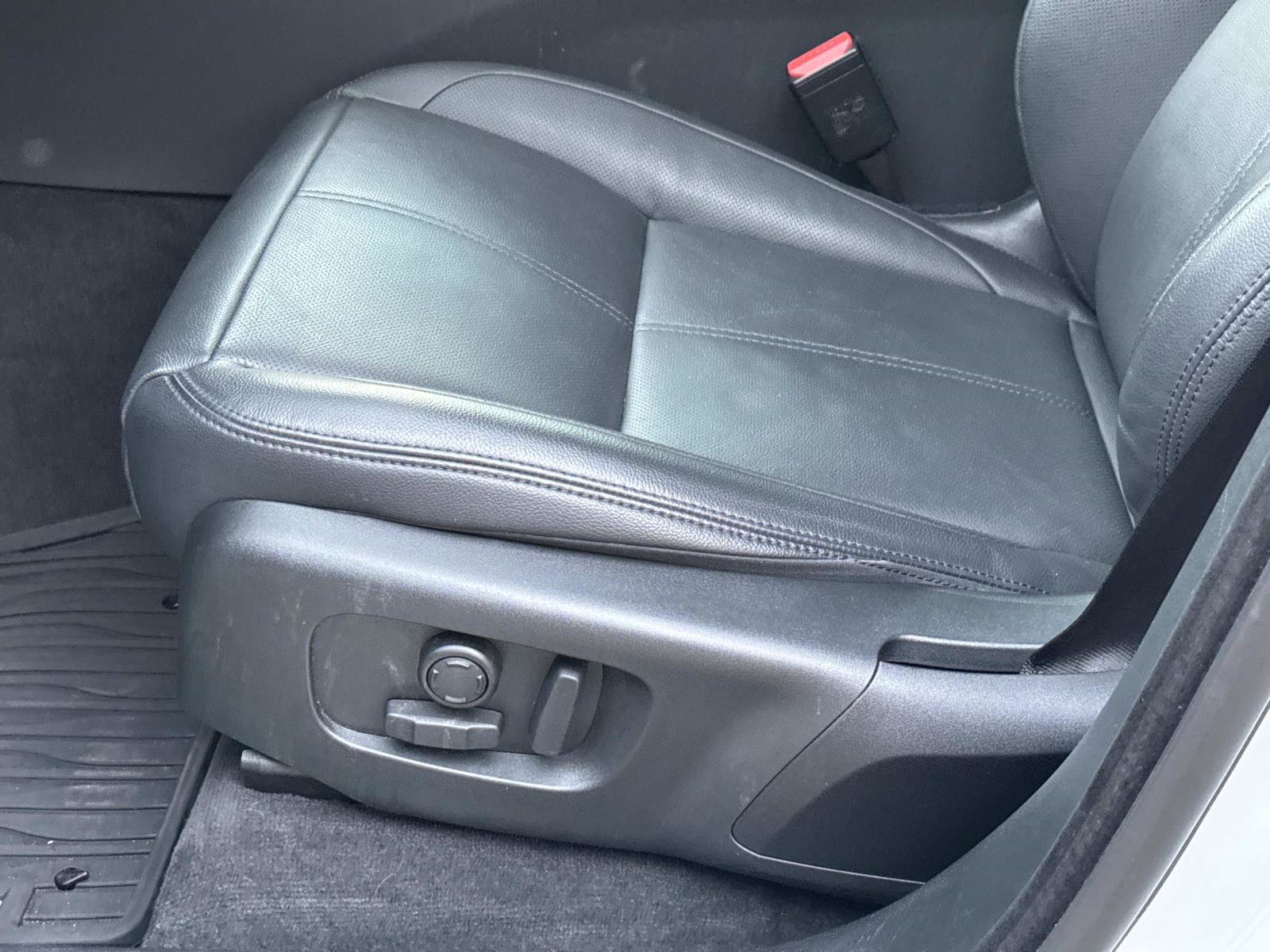 Used 2024 Land Rover Range Rover Velar Dynamic SE image 21