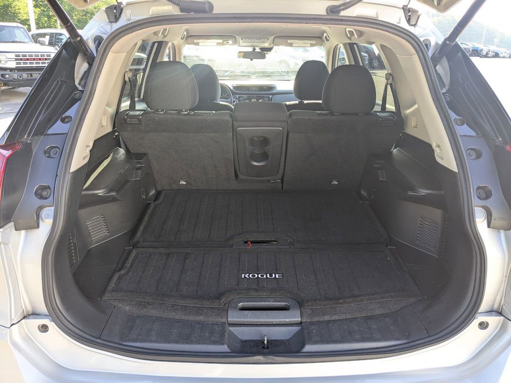 Used 2019 Nissan Rogue SV AWD/4WD image 30