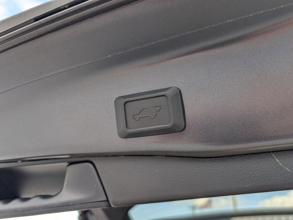 Used 2023 Toyota RAV4 XLE w/ Convenience Package image 33