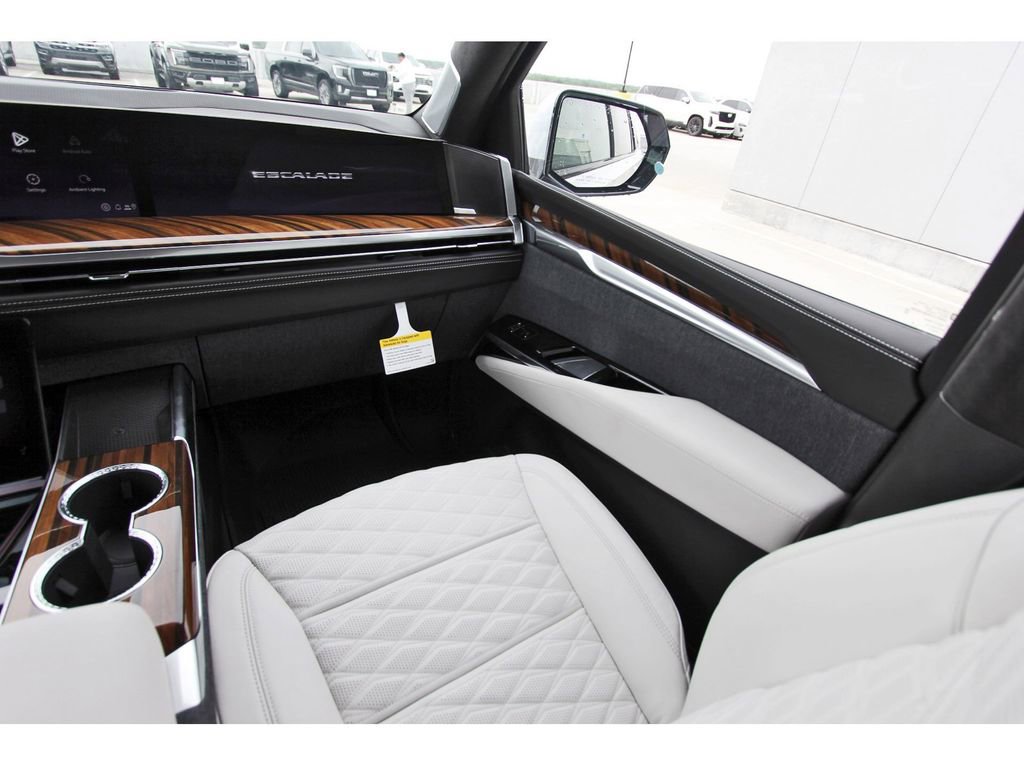 New 2026 Cadillac Escalade Platinum Sport w/ LPO, ONYX Package AWD/4WD image 10