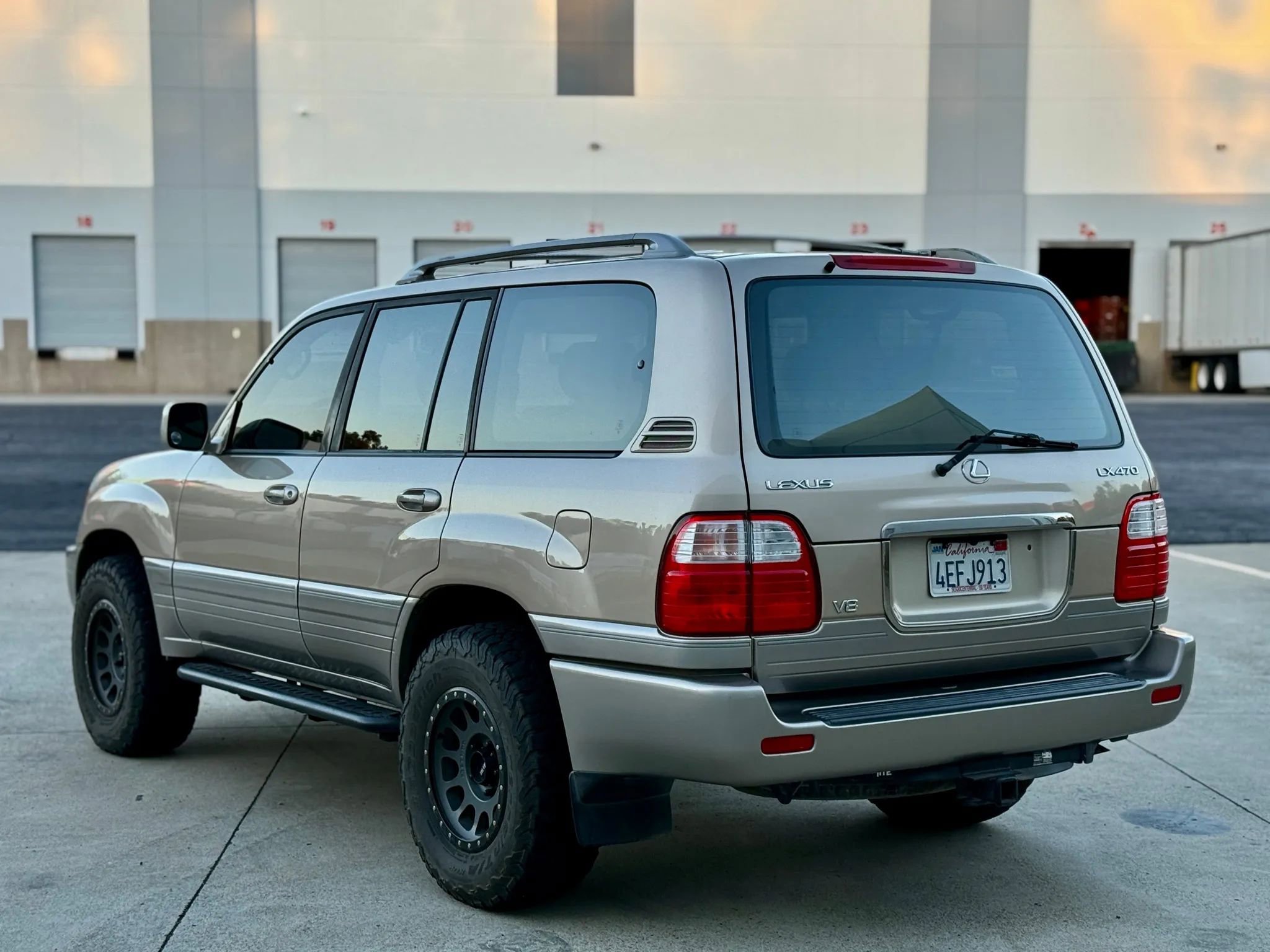 Used 1999 Lexus LX 470 4WD image 17