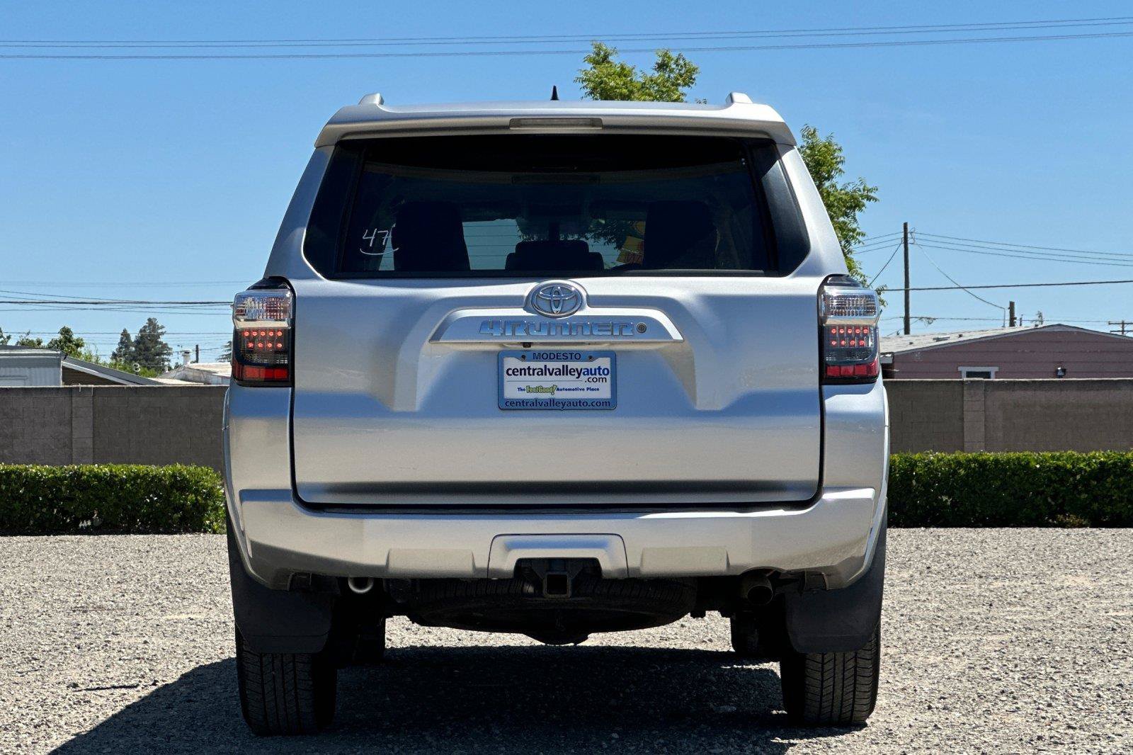 Used 2017 Toyota 4Runner SR5 RWD image 4