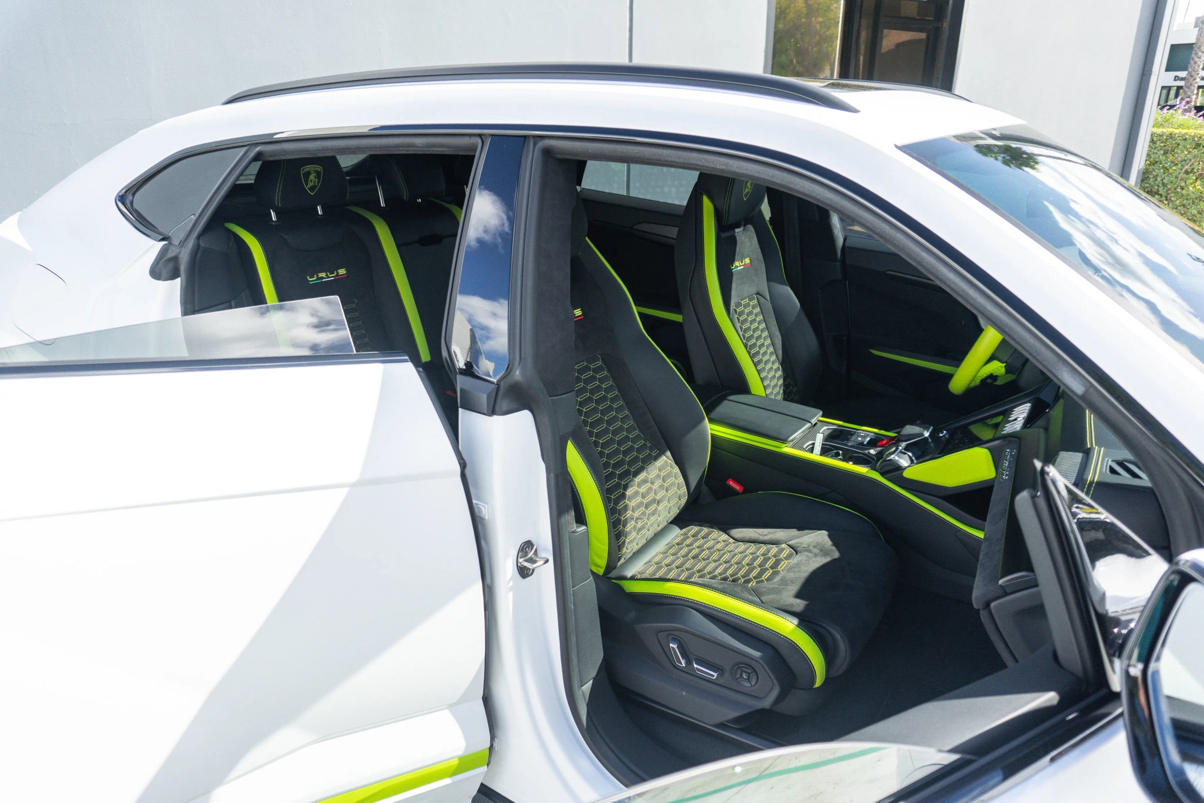 Used 2022 Lamborghini Urus image 50