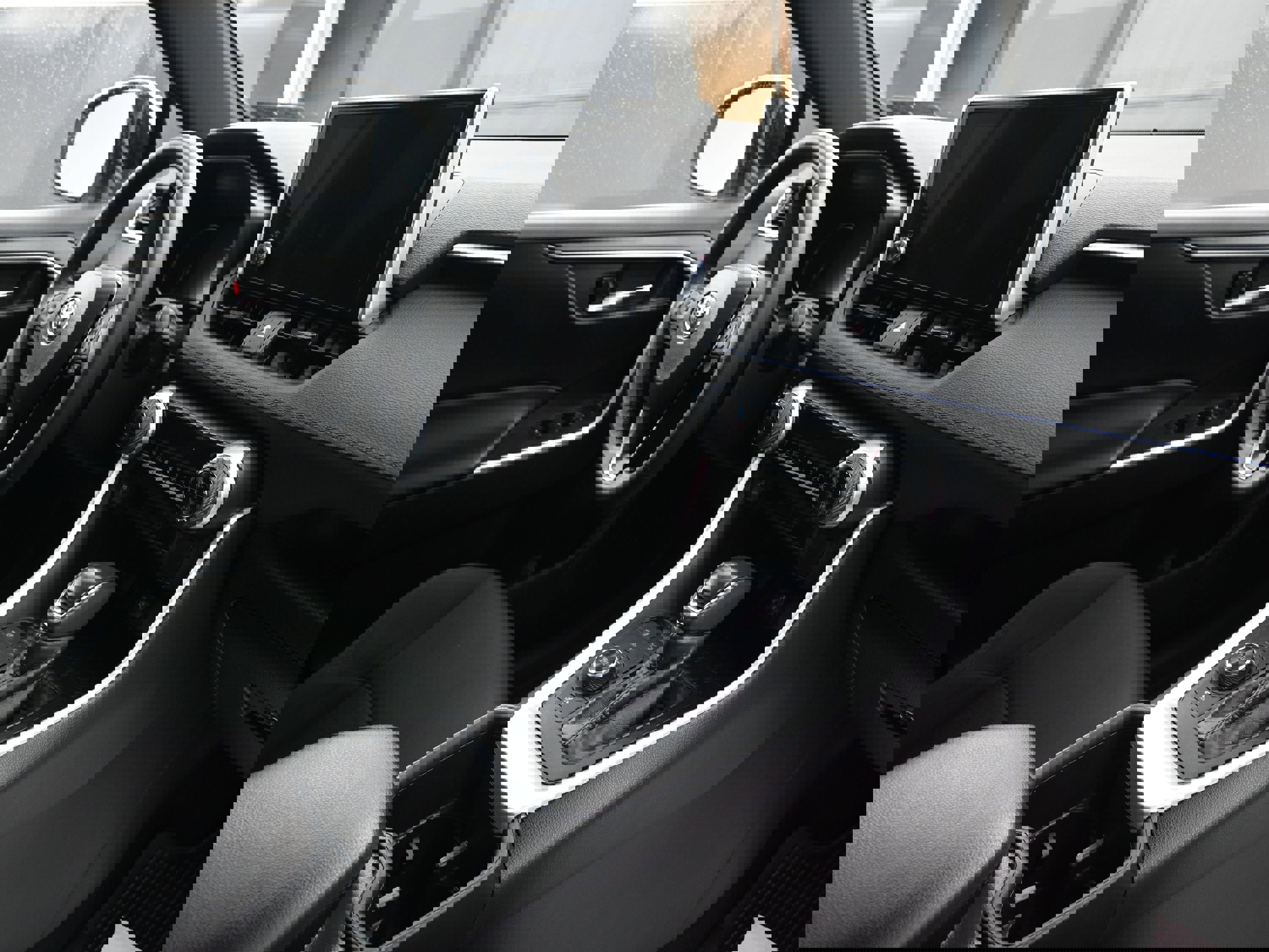 Used 2023 Toyota RAV4 SE image 29