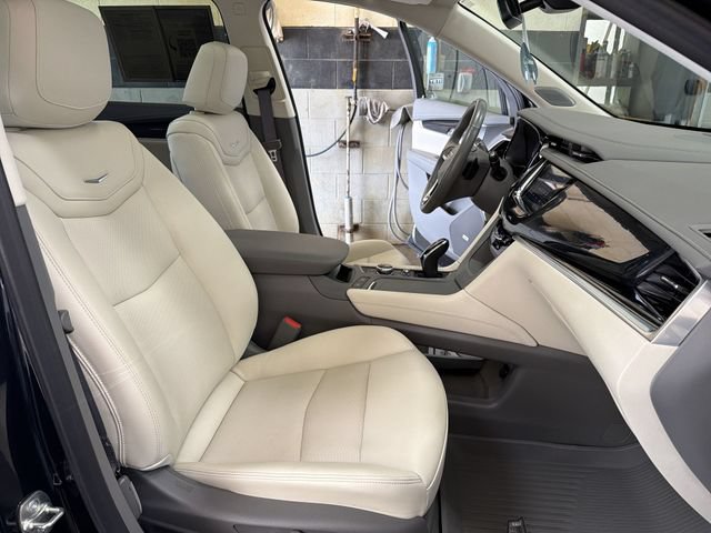 Certified 2024 Cadillac XT6 Premium Luxury w/ LPO, Floor Liner Package AWD/4WD image 27