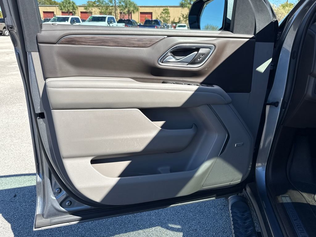 Used 2021 Chevrolet Tahoe Z71 w/ Z71 Signature Package image 14