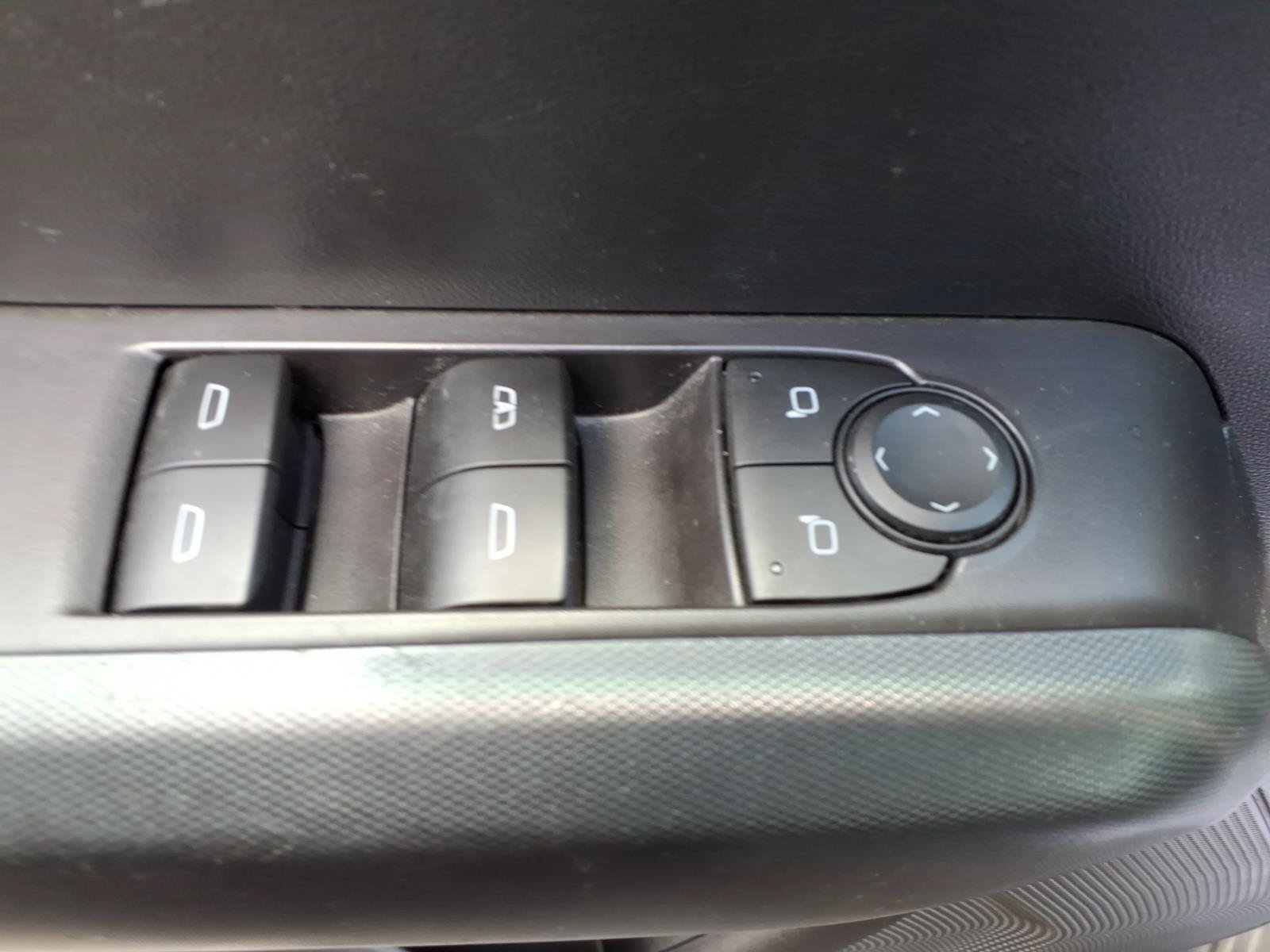 Used 2024 Chevrolet Colorado LT AWD/4WD image 15