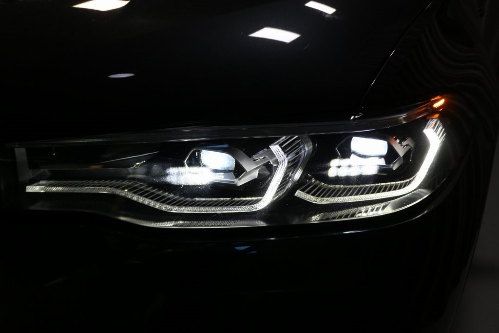 Used 2022 BMW X7 xDrive40i w/ Parking Assistance Package image 5