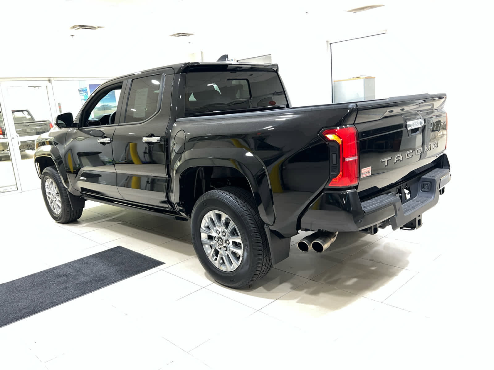 Used 2024 Toyota Tacoma Limited image 10