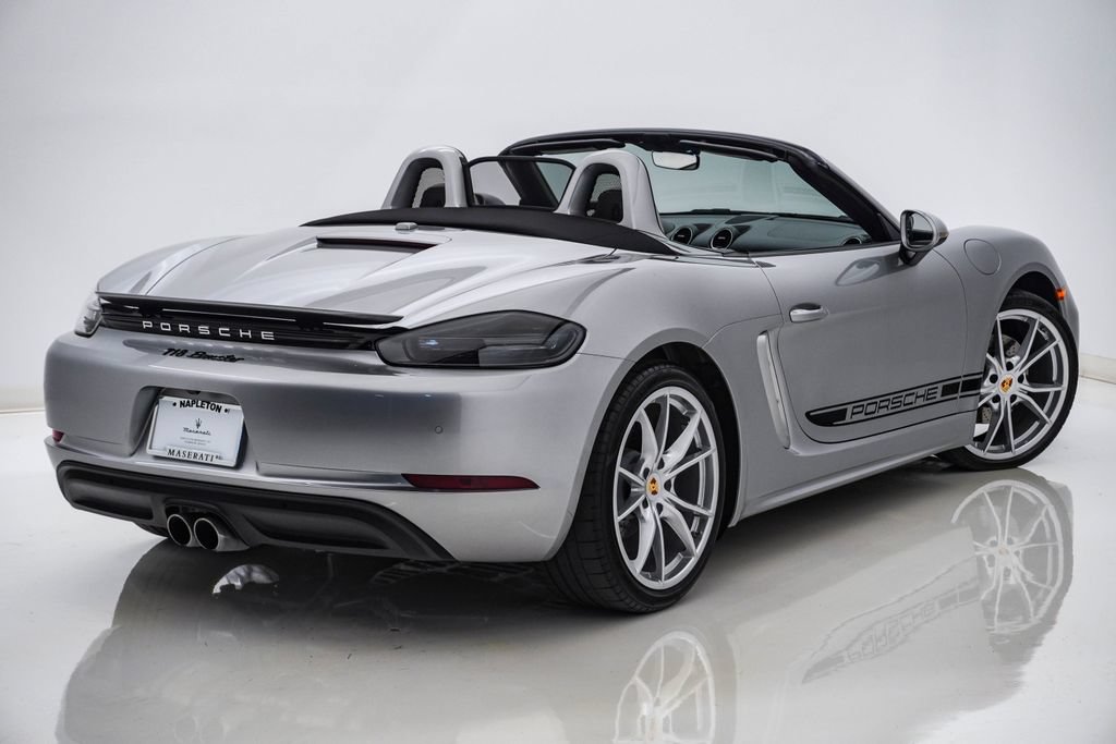 Used 2024 Porsche 718 Boxster RWD image 13