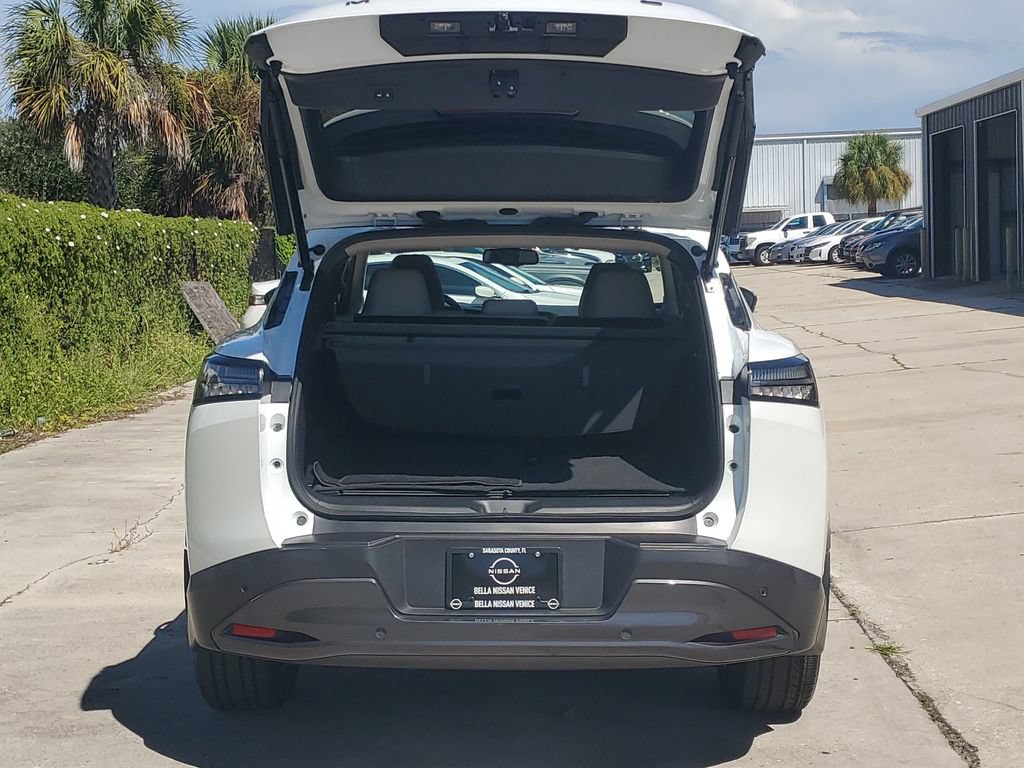 Certified 2025 Nissan Murano SL w/ Cargo Package AWD/4WD image 13