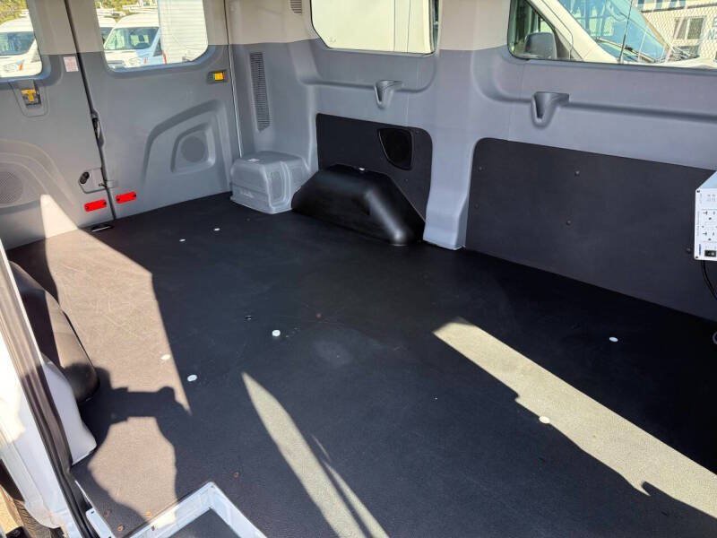 Used 2018 Ford Transit 150 XLT RWD image 12