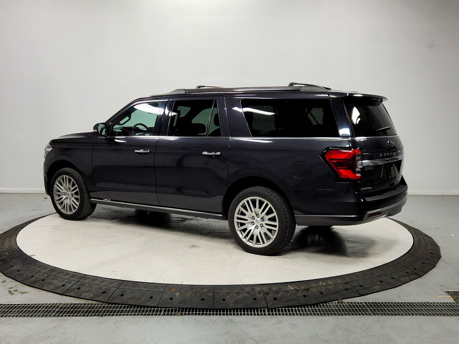 Used 2024 Ford Expedition Max Limited image 5
