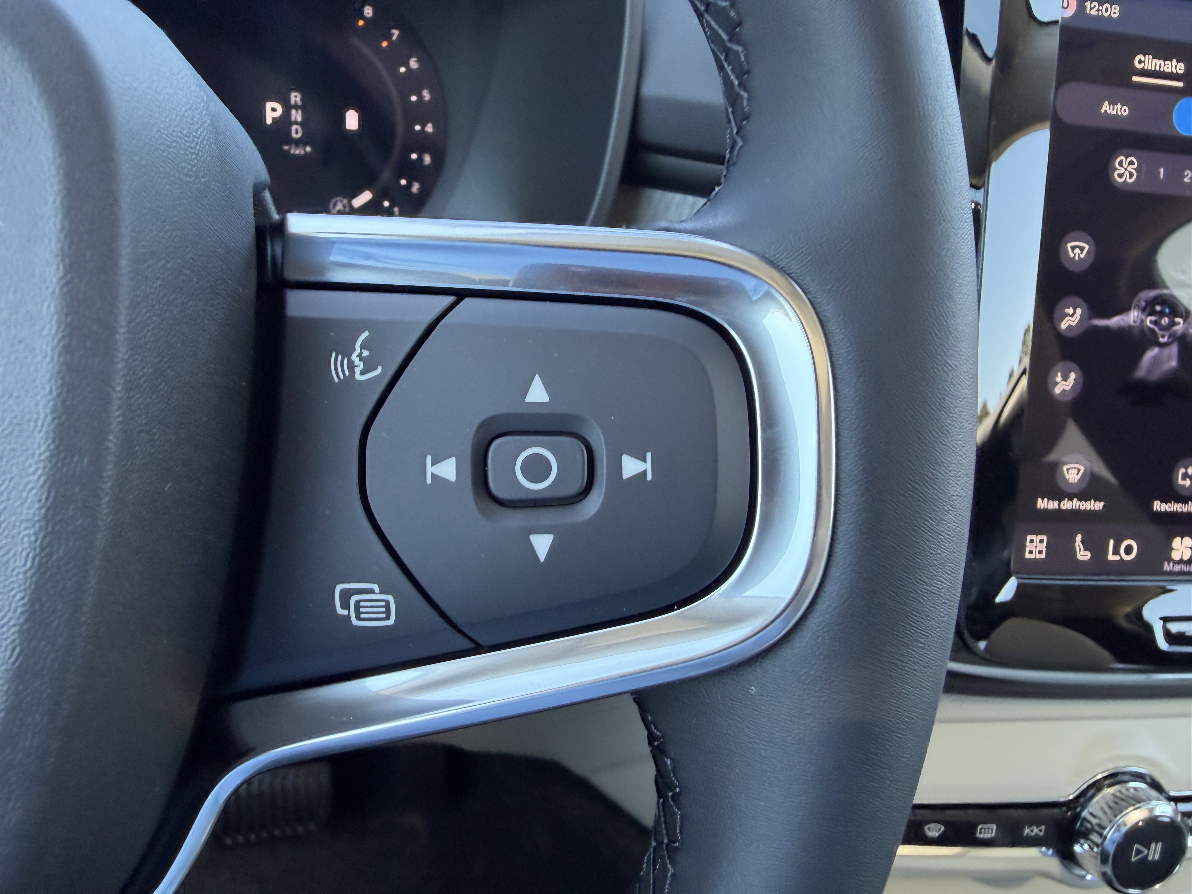 New 2026 Volvo XC40 B5 Ultra w/ Protection Package image 29