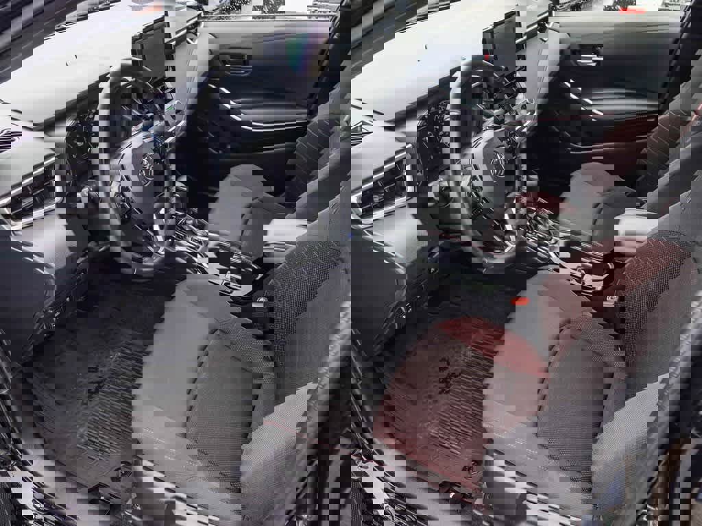 Used 2025 Toyota Corolla SE image 16