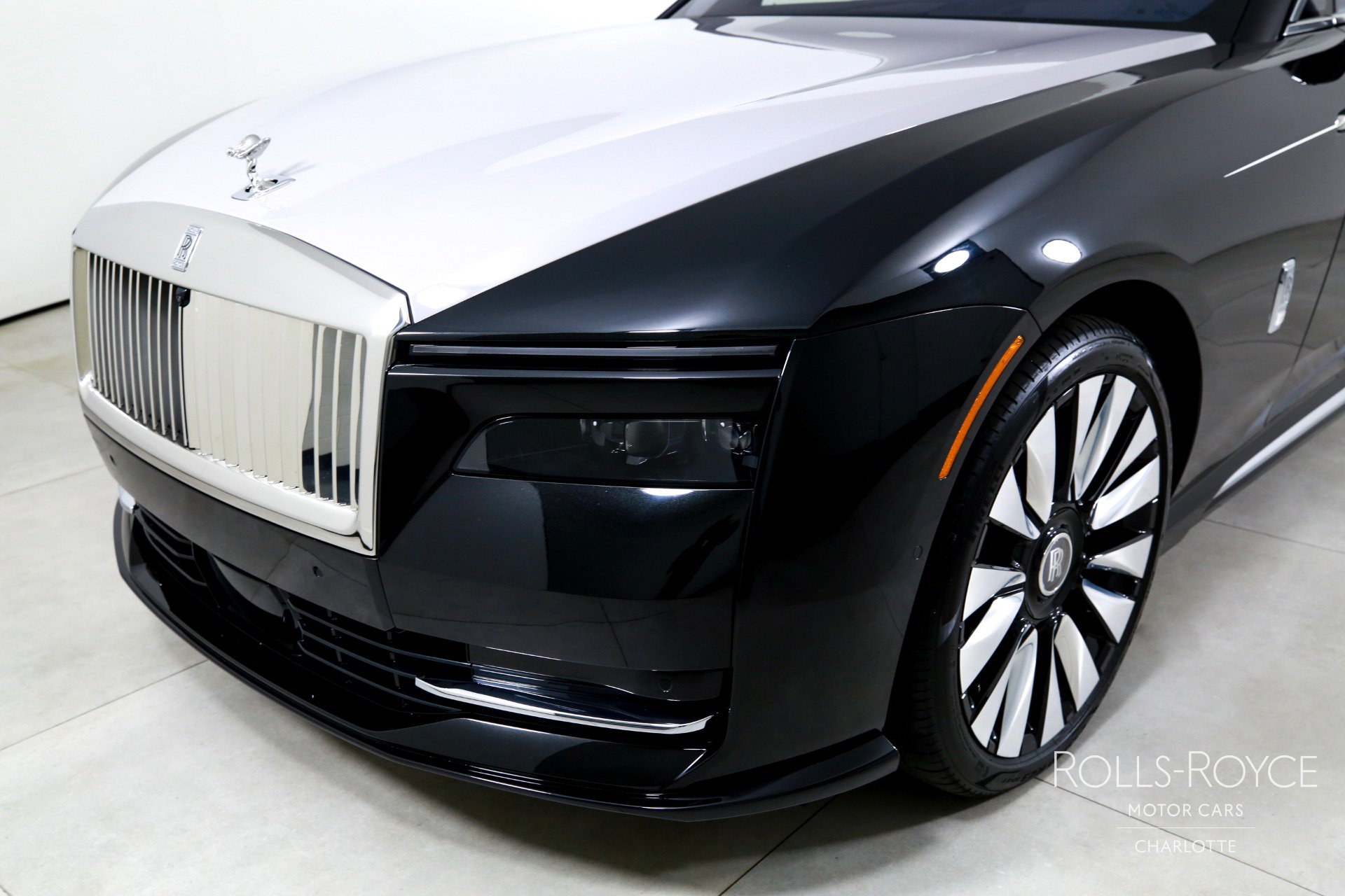 Used 2025 Rolls-Royce Spectre w/ Spectre Launch Package image 37