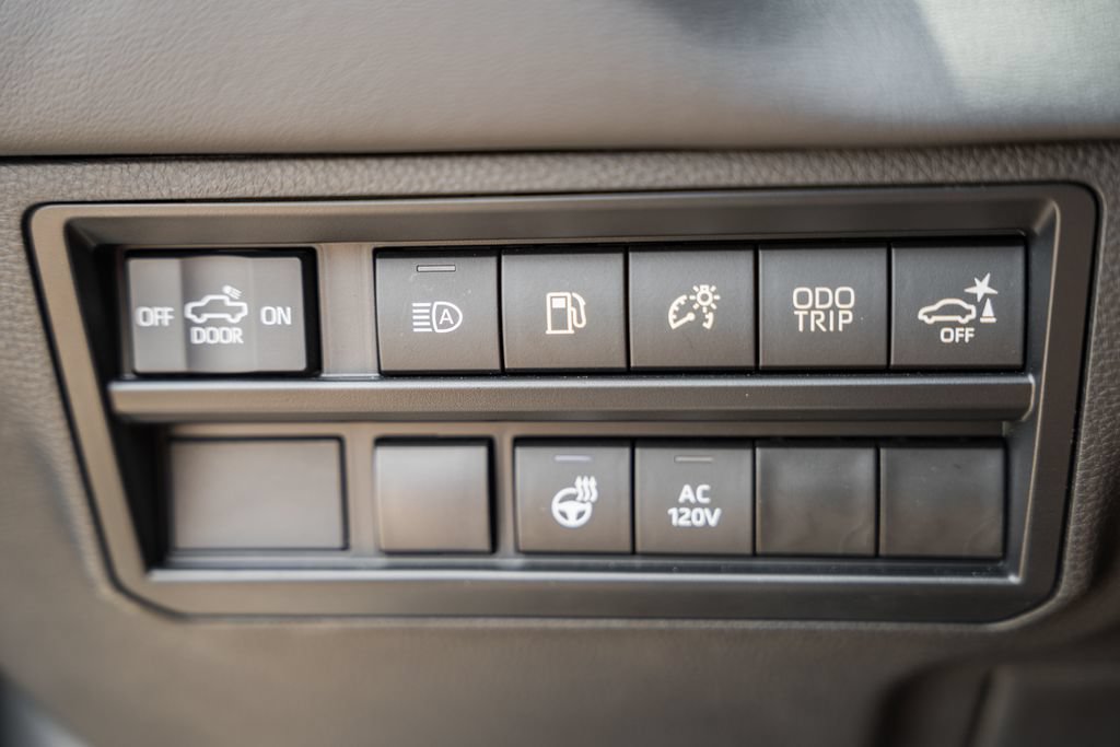 Used 2024 Toyota Tundra Platinum AWD/4WD image 46