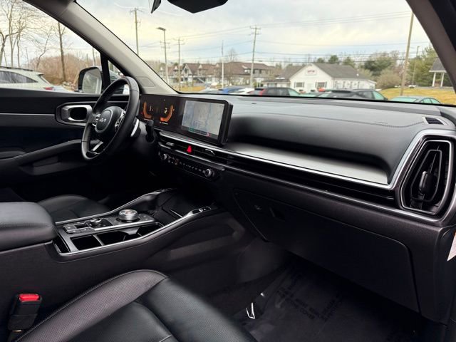 Used 2025 Kia Sorento EX image 19