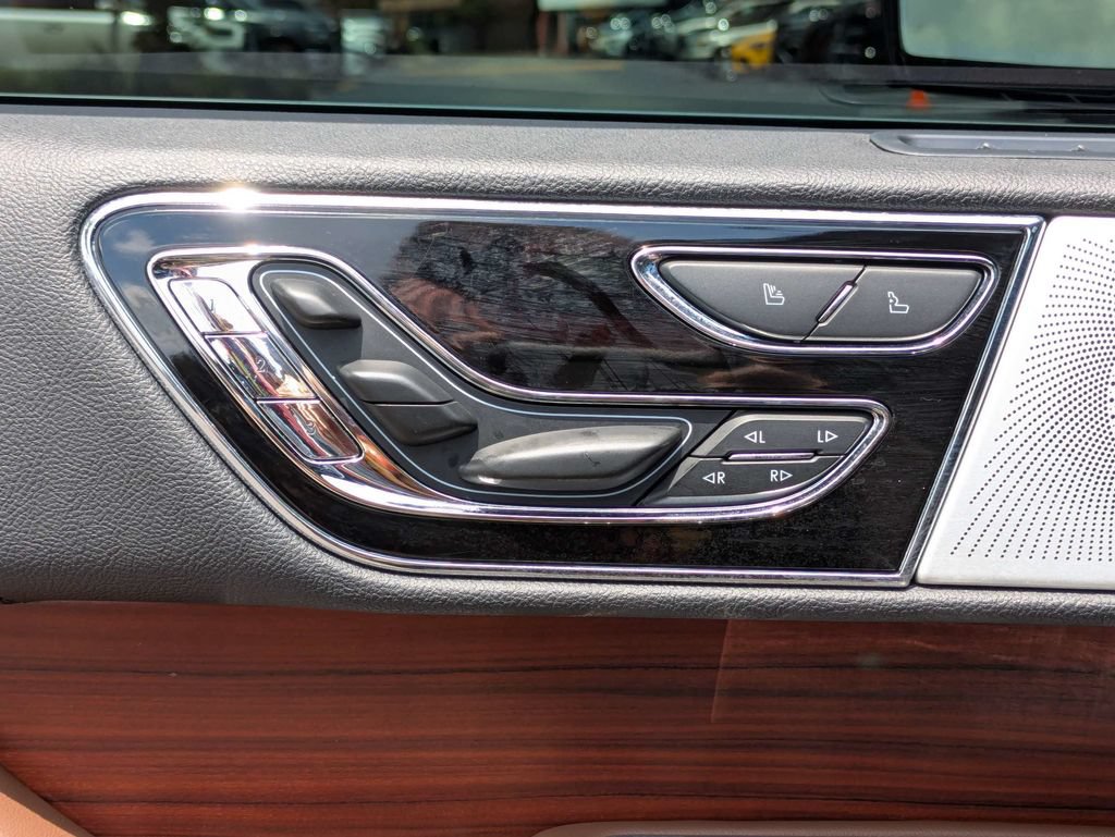 Used 2024 Lincoln Navigator Reserve AWD/4WD image 29