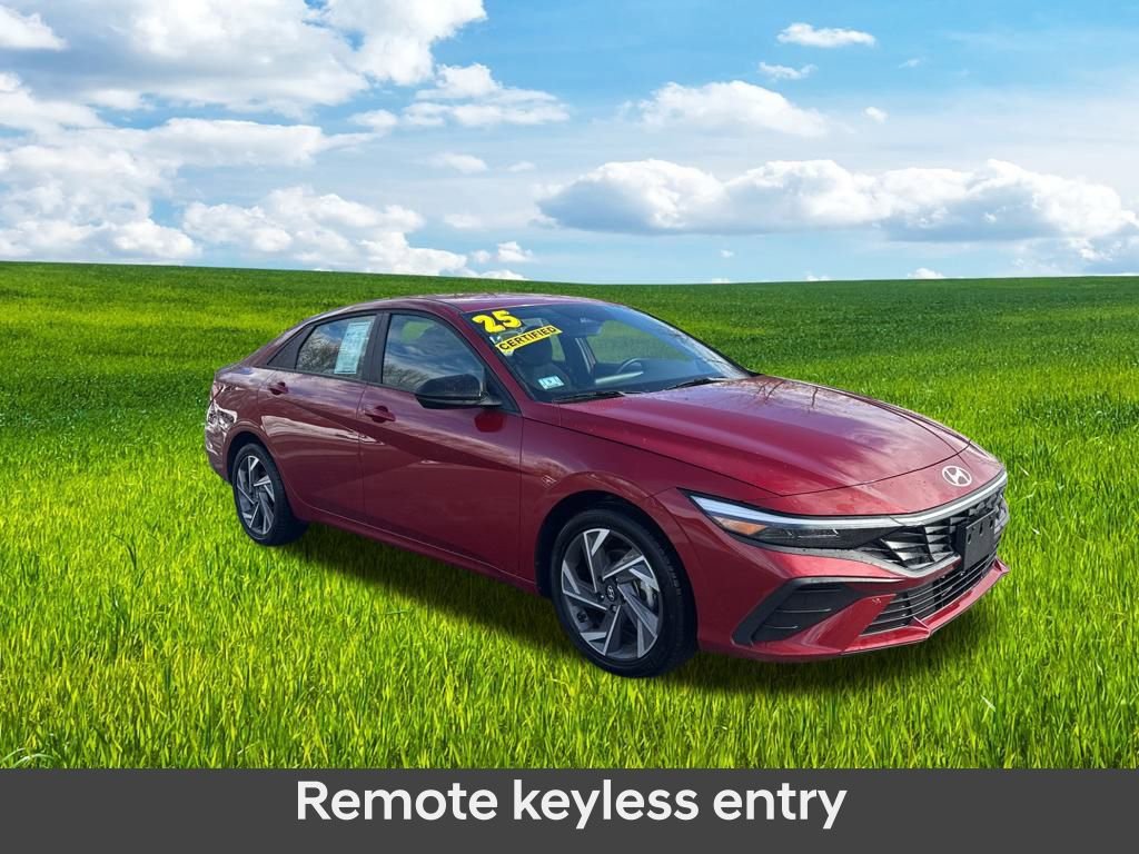 Used 2025 Hyundai Elantra Sport image 4