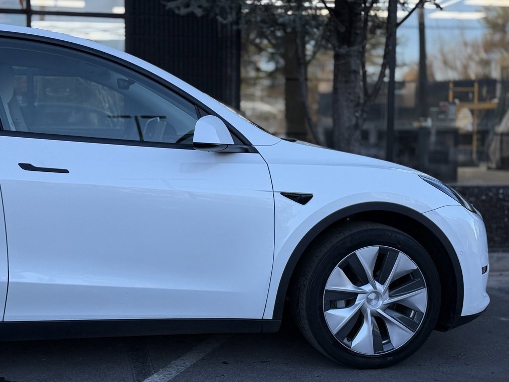 Used 2021 Tesla Model Y Long Range image 22