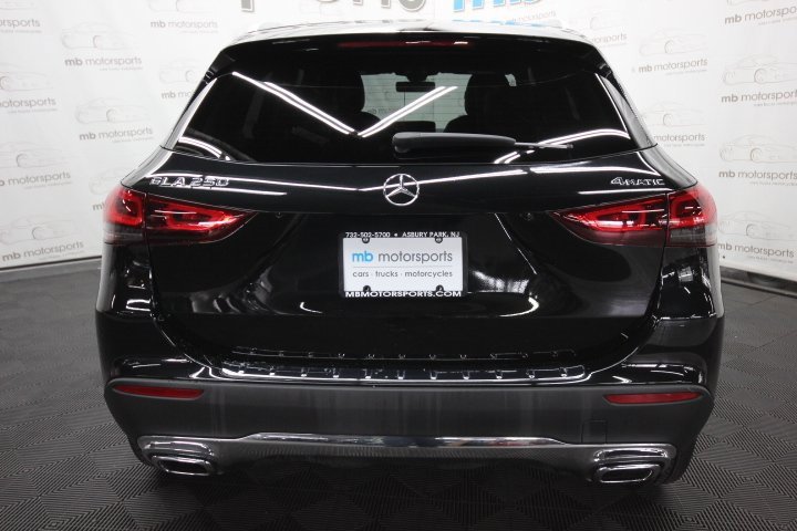 Used 2022 Mercedes-Benz GLA 250 4MATIC image 4