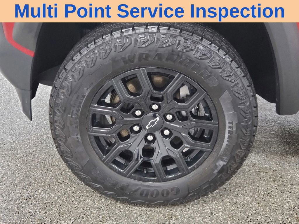 Used 2023 Chevrolet Colorado Trail Boss w/ Technology Package AWD/4WD image 12