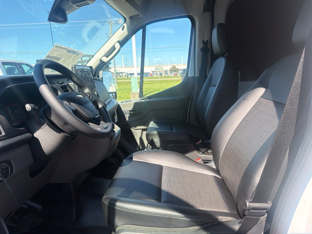 New 2027 Ford Transit 250 148 Medium Roof w/ Load Area Protection Package RWD image 16