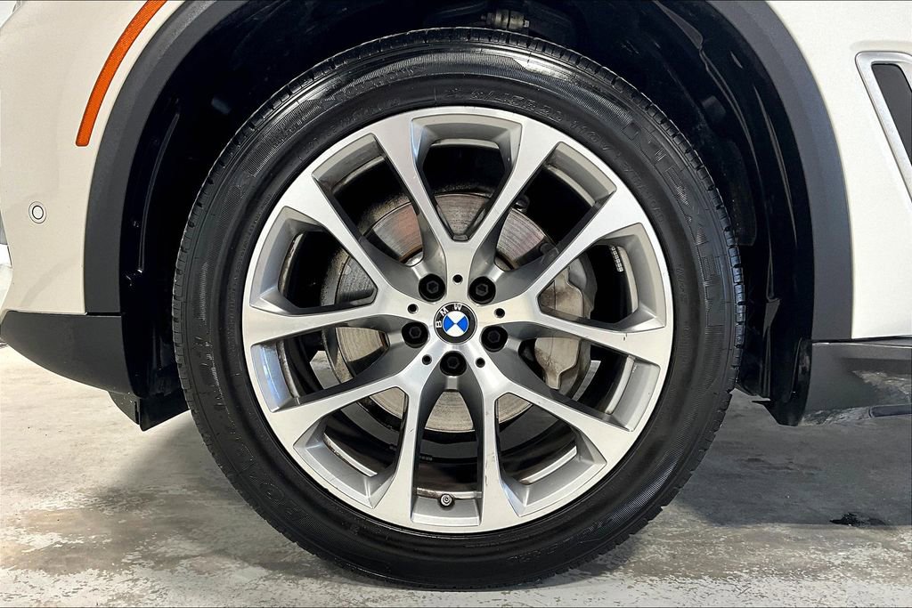 Used 2023 BMW X5 sDrive40i w/ Premium Package image 11