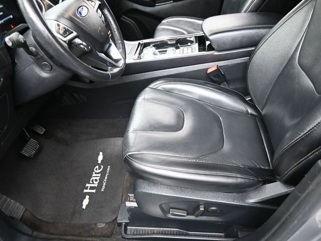 Used 2020 Ford Edge Titanium image 15
