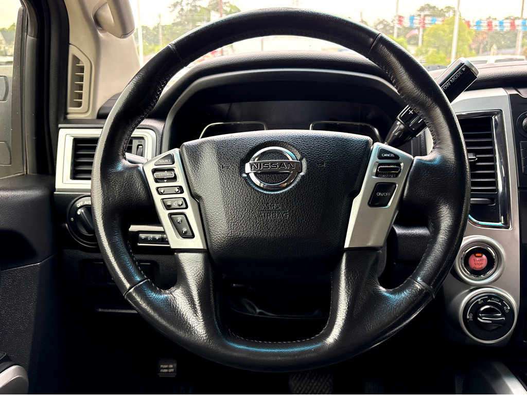 Used 2019 Nissan Titan SV w/ SV Convenience Package AWD/4WD image 13