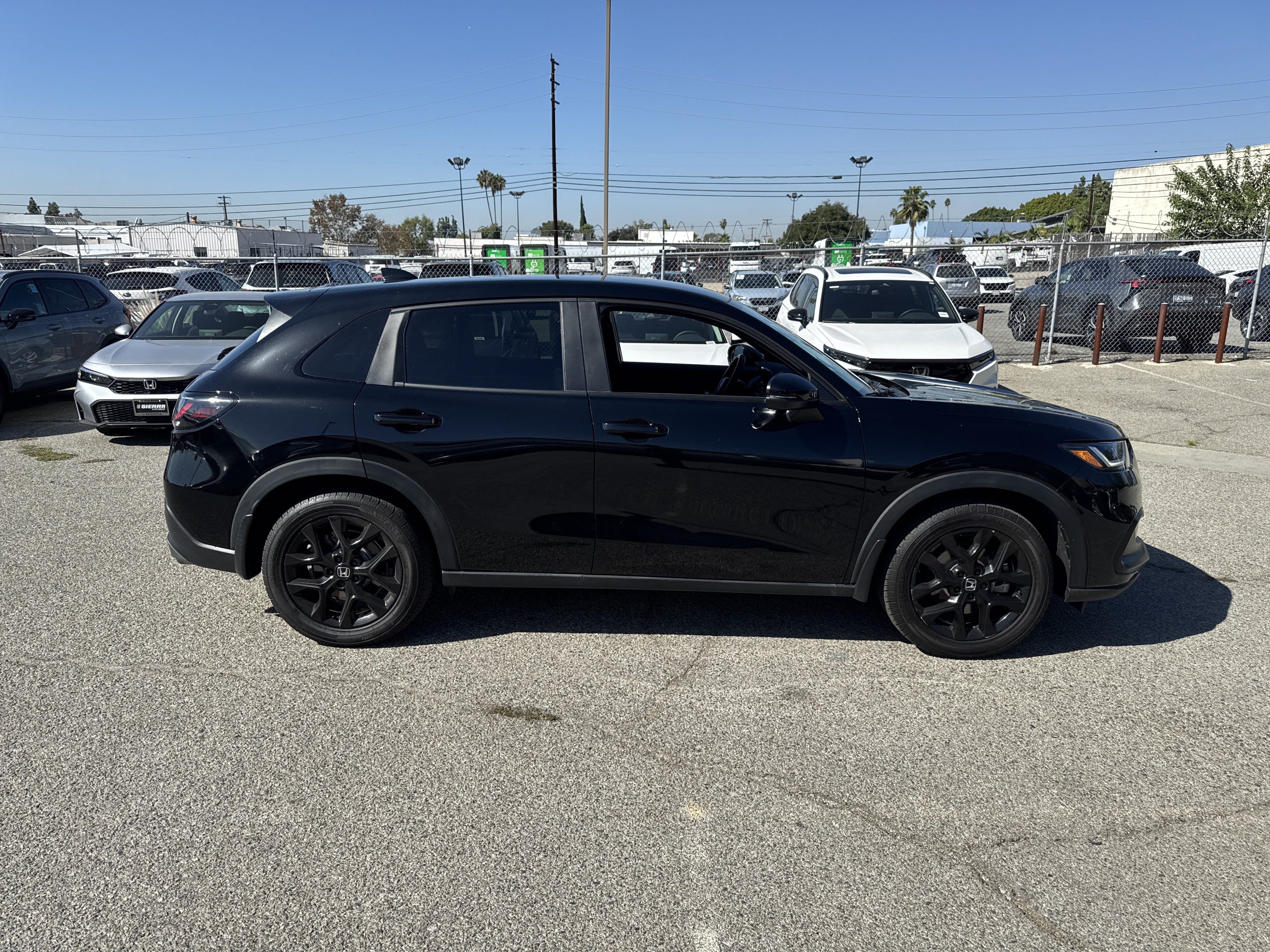 Used 2024 Honda HR-V Sport image 3