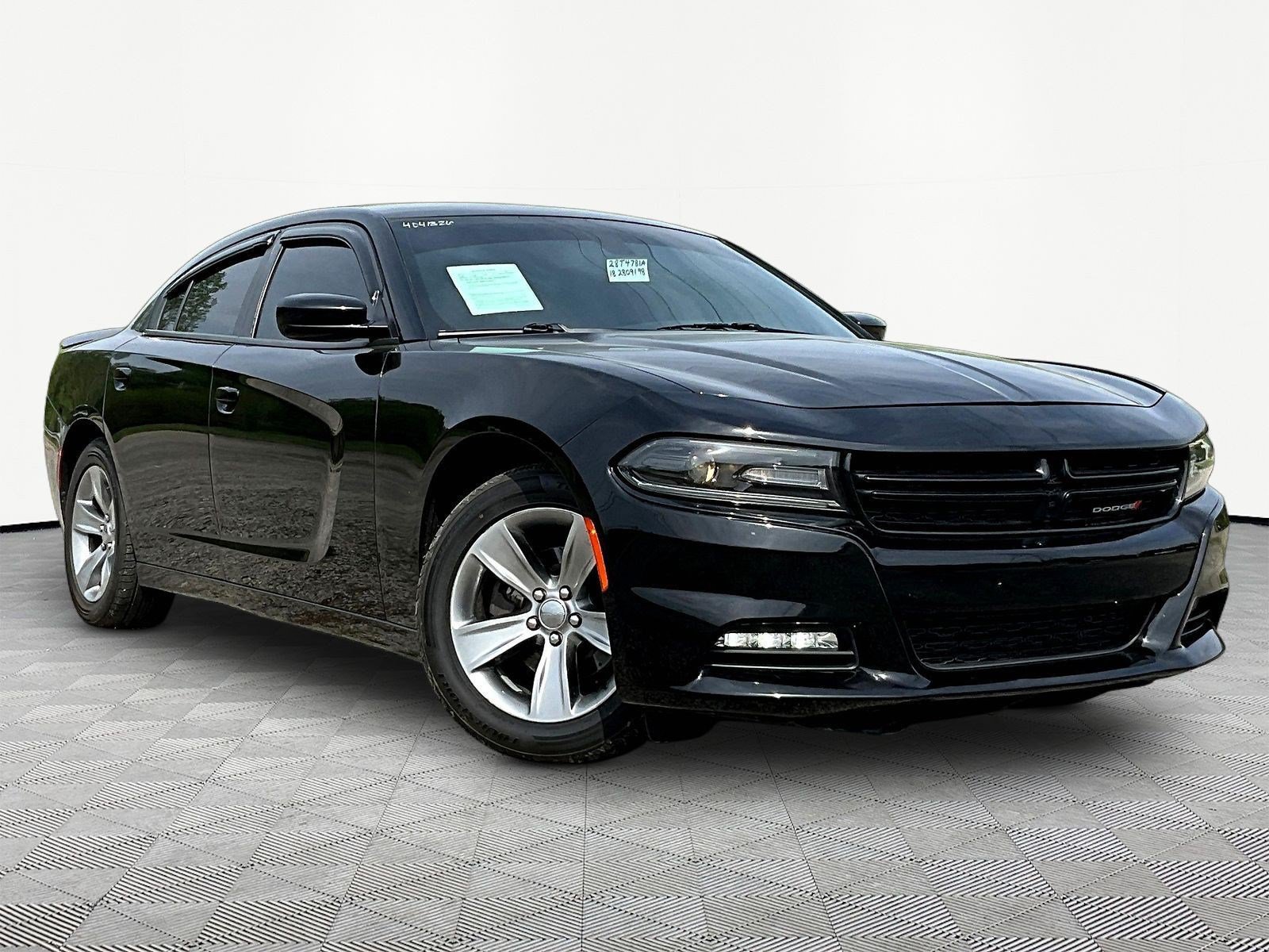 Used 2018 Dodge Charger SXT Plus RWD image 8