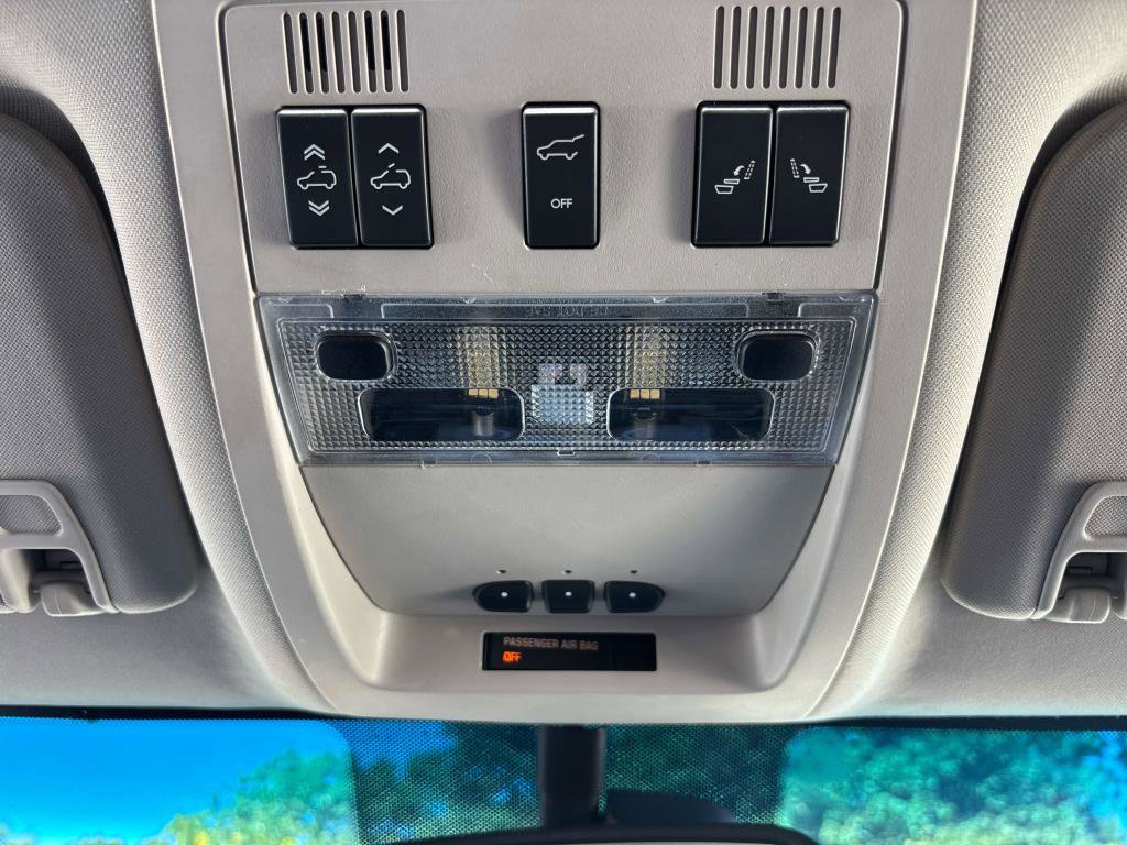 Used 2008 Cadillac Escalade AWD image 25