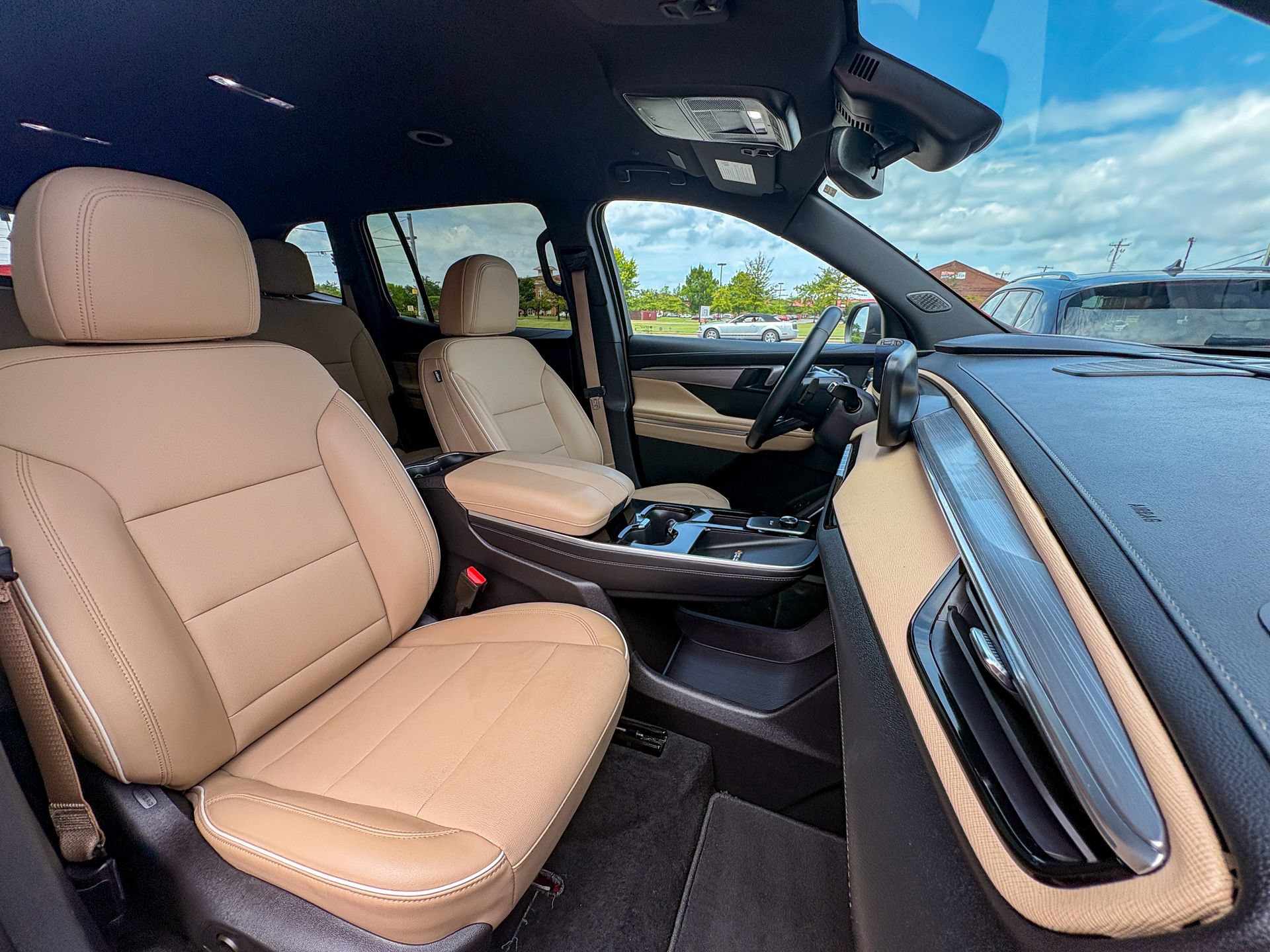 Used 2025 Buick Enclave Preferred w/ Power Package FWD image 24