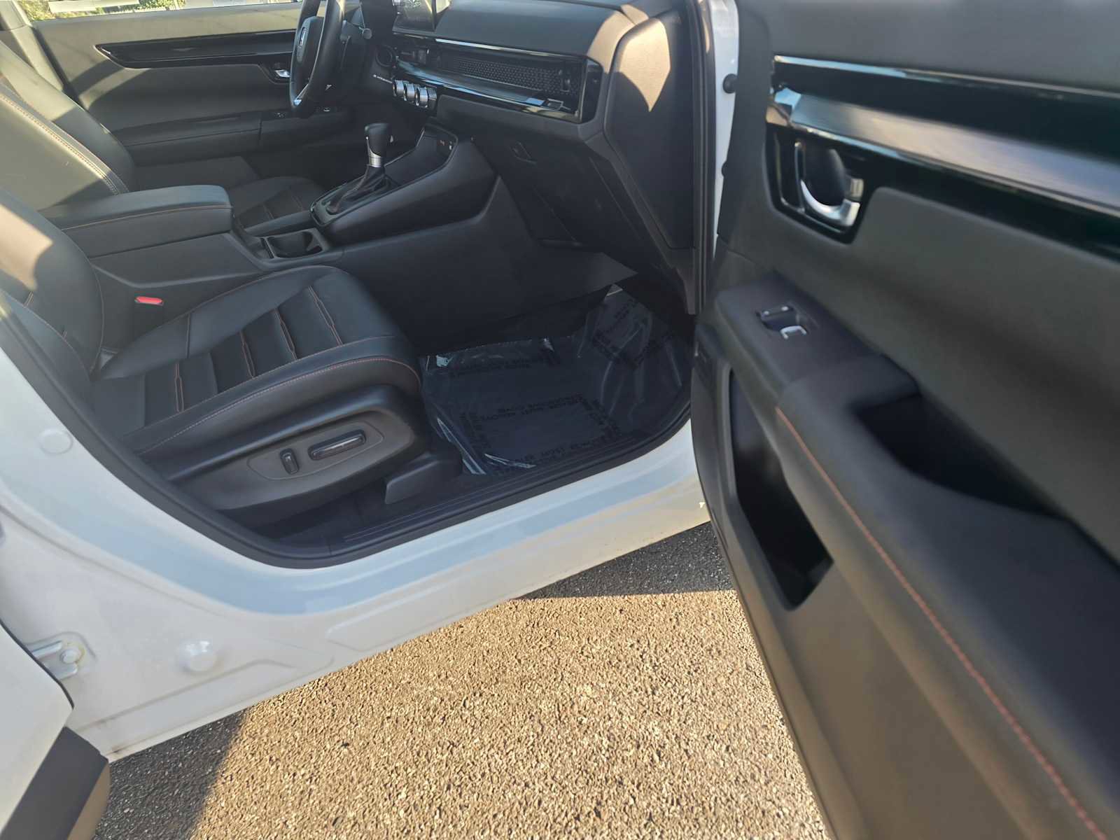 Used 2024 Honda CR-V Sport Touring image 10