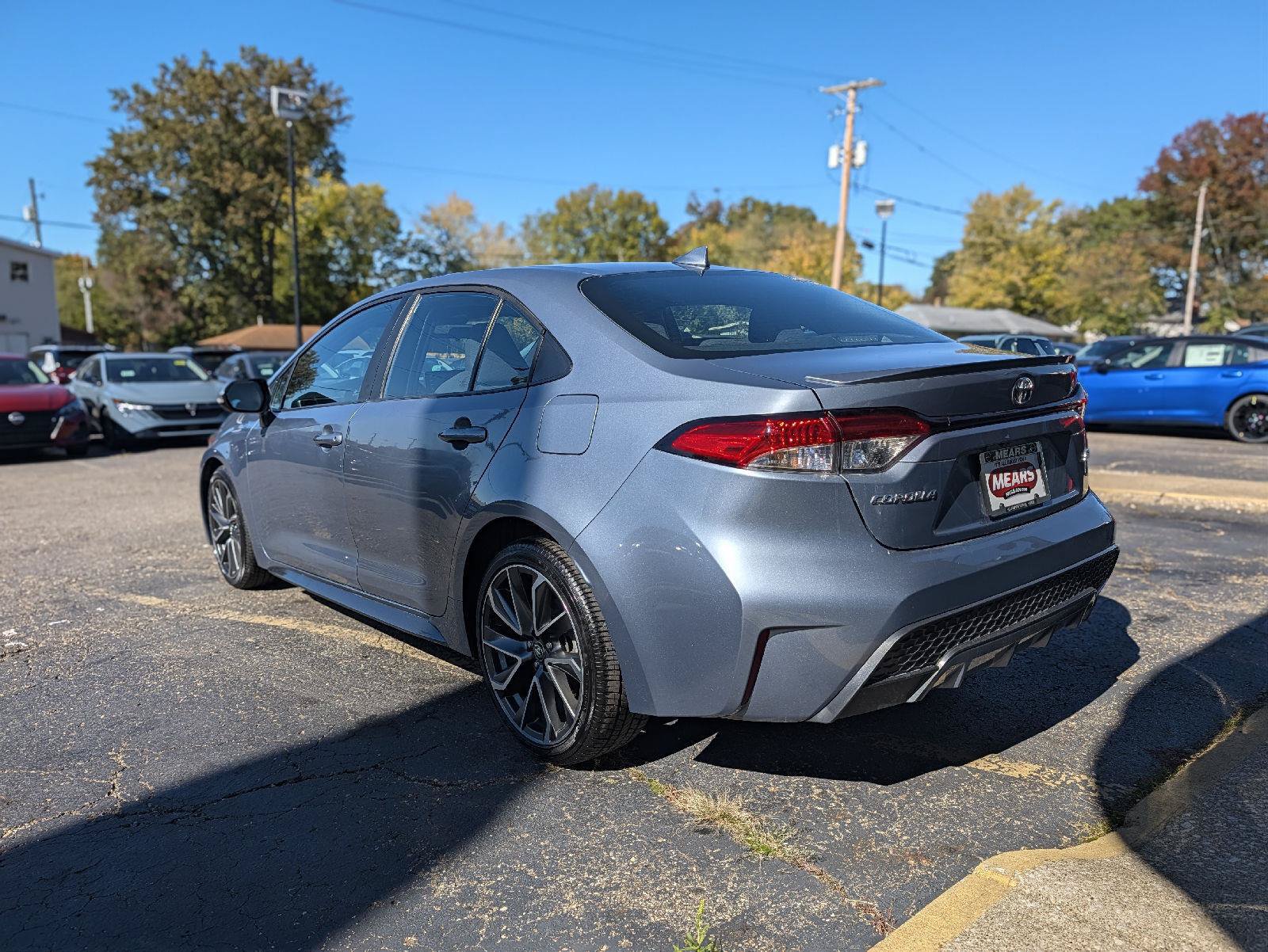 Used 2022 Toyota Corolla SE w/ Carpet Mat Package (TMS) FWD image 8